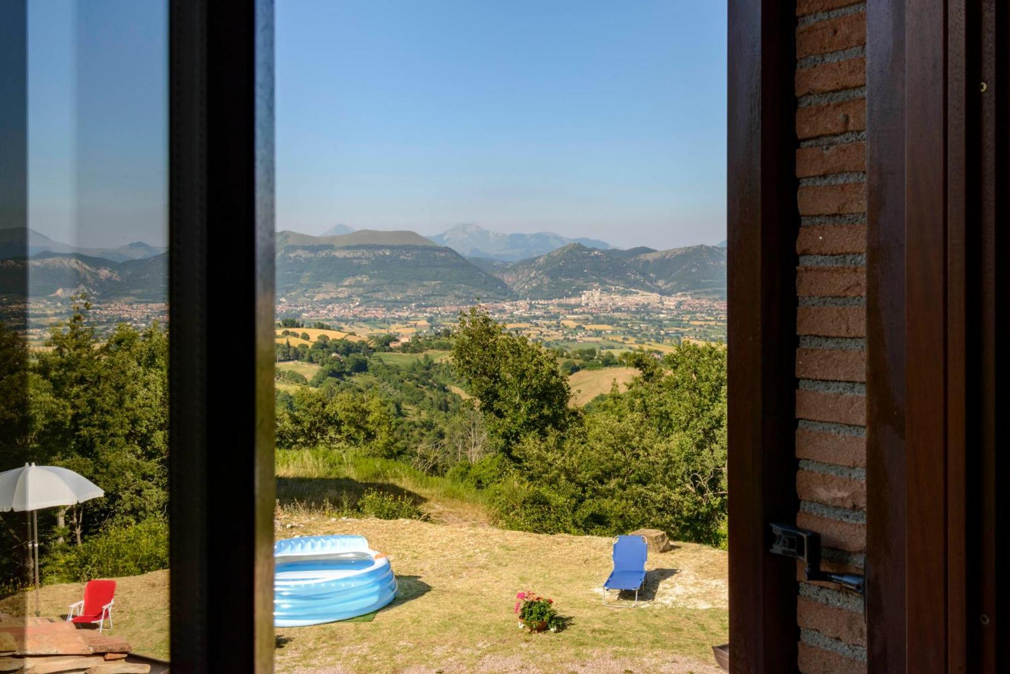 Villa La Casa di Claudia Gubbio Esterno foto